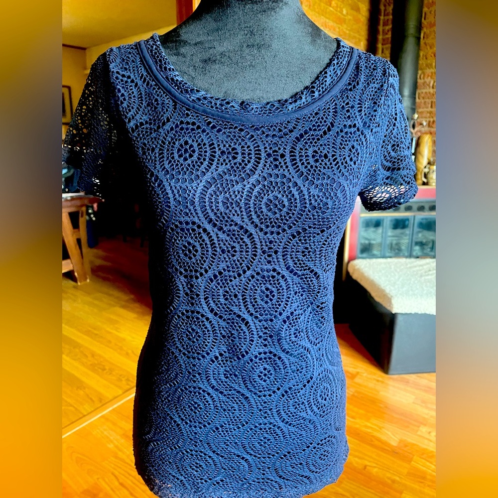 Banana republic crochet look size small top